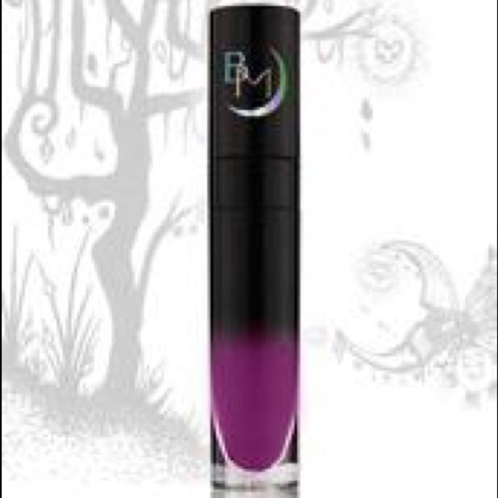 Black moon cosmetics liquid to matte lipstick
